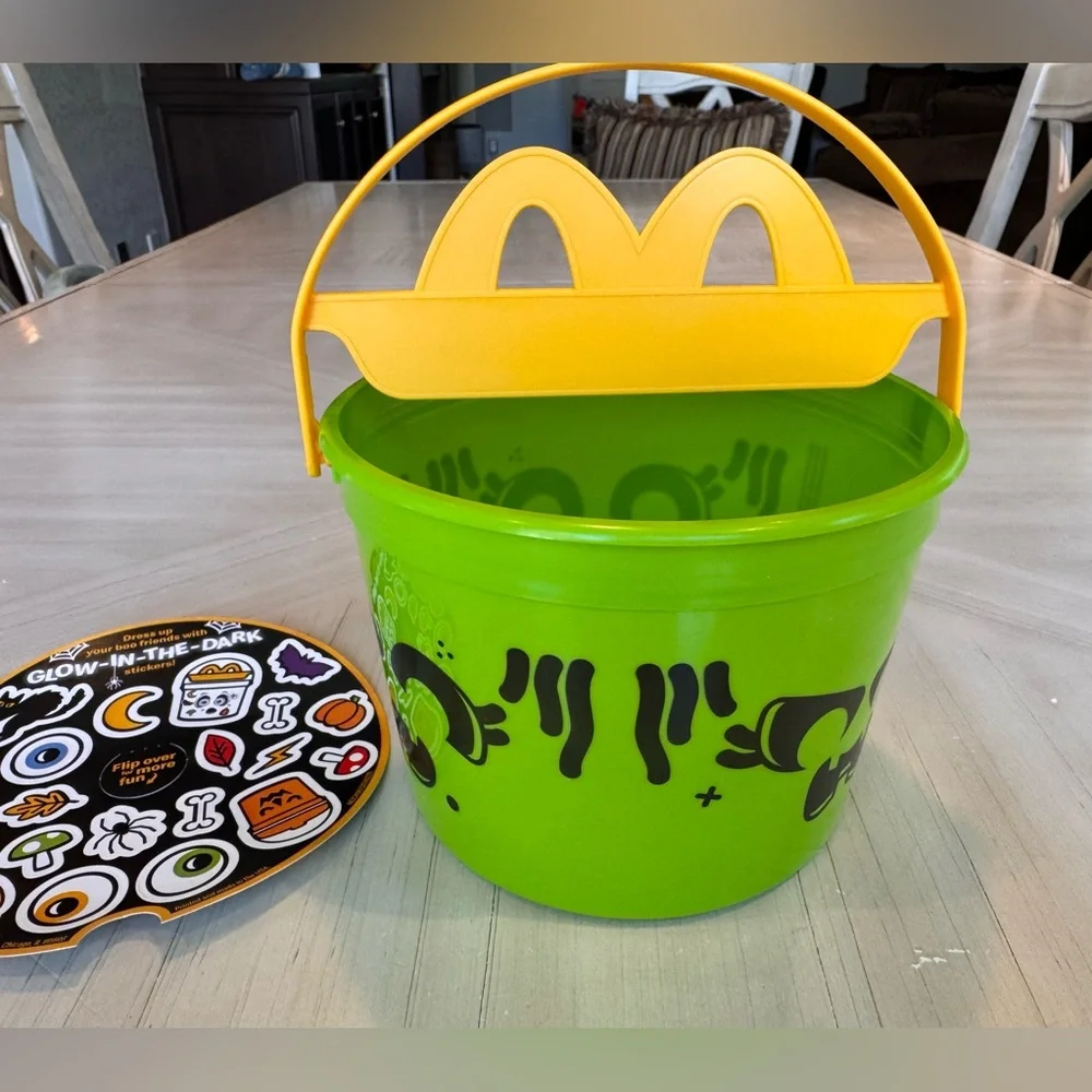 2025 McDonald’s Halloween Boo Bucket – Green Goblin Face Design